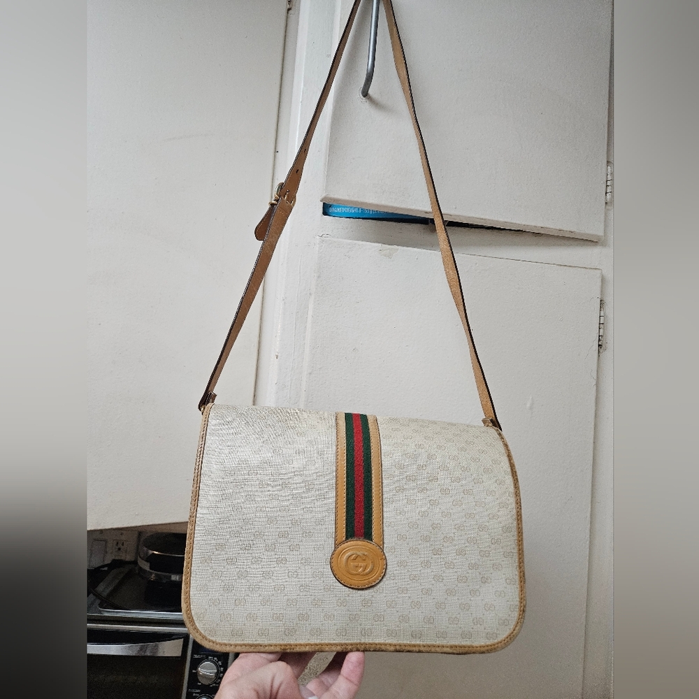 Vintage Gucci GG Monogram cream white red green stripe messanger crossbody bag